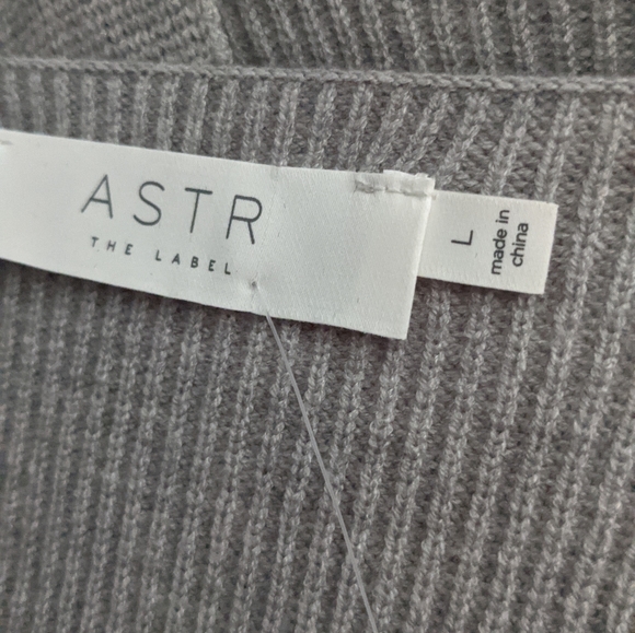 COPY - ASTR cropped sweetheart Top Long Sleeve NWT grey - Picture 6 of 6